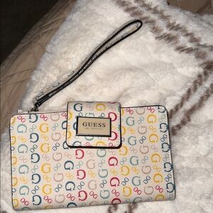 GUESS Abree phone organizer NWOT